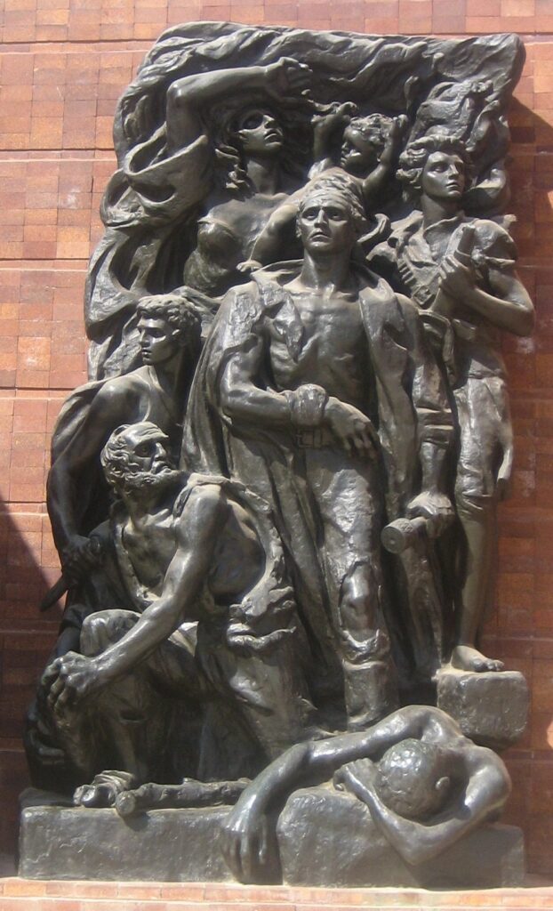 _The_Warsaw_Ghetto_Uprising_,_bronze_sculpture_by_Natan_J._Rapoport,_1947,_Yad_Vashem,_Jerusalem,_Israel