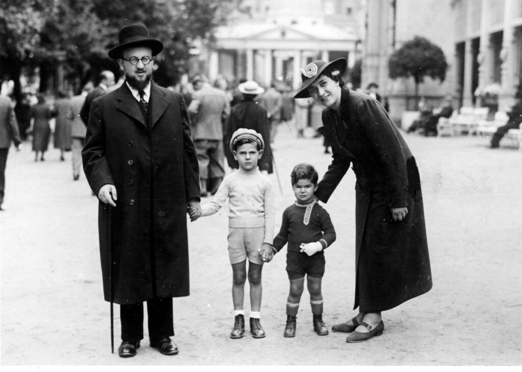 PREWAR The Chameides family in 1938